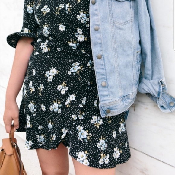NWT LOFT Black Floral Wrap Skort Romper Dress Womens Size 4 Small - Picture 8 of 13